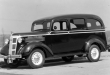 GMC Suburban z 1937 roku. Produkcja wersji Carryall tak naprawdę rozpoczęła się dwa lata wcześniej, tyle, że z logotypem Chevroleta
