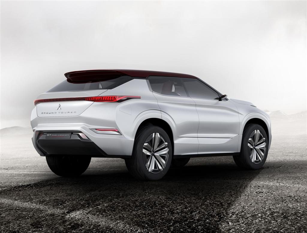 gt-phev-concept-cg-3-4-rear