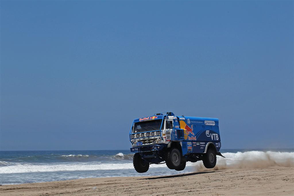 MOTORSPORT - DAKAR PERU CHILE ARGENTINA  2013 - STAGE 4 / ETAPE 4 - NAZCA (PER) TO AREQUIPA (PER) - 08/01/2013 - PHOTO : FREDERIC LE FLOC'H / DPPI -  501 NIKOLAEV EDUARD ( RUSSIE ) SAVOSTIN SERGEY ( RUSSIE ) RYBAKOV VLADIMIR ( RUSSIE ) - KAMAZ - KAMAZ - MASTER - ACTION